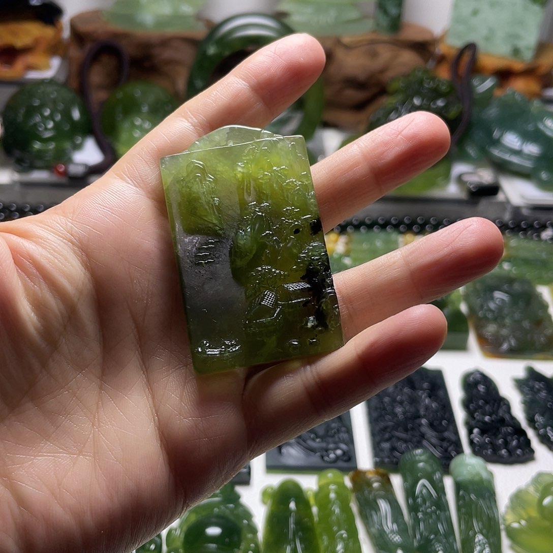 未镶嵌蛇纹石玉颈饰