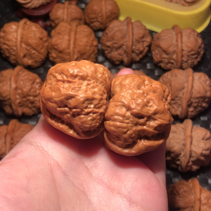 文玩核桃把件40超大蹬腿肥蛙