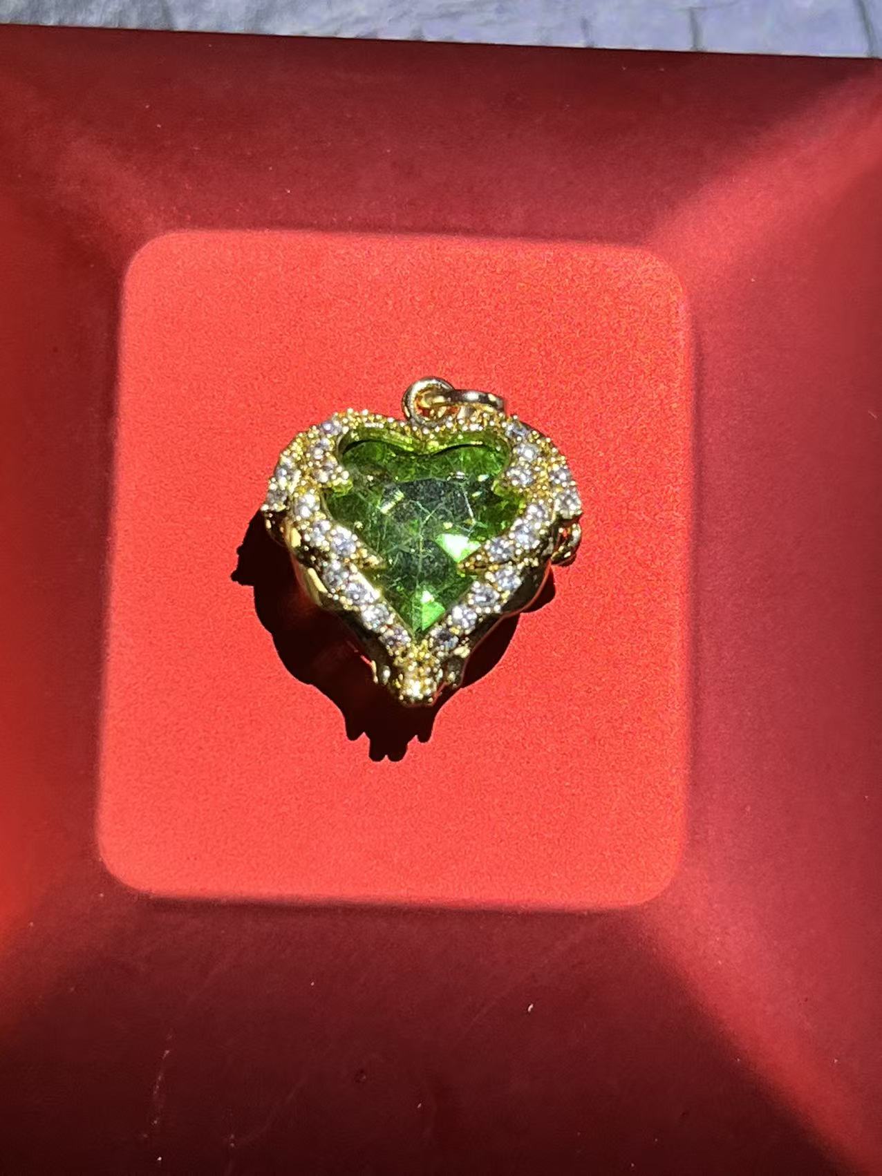 时尚轻奢饰品吊坠XB128031