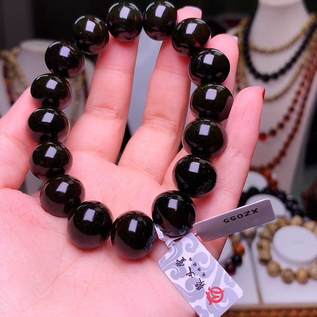 琥珀裸石未镶嵌自*琥珀