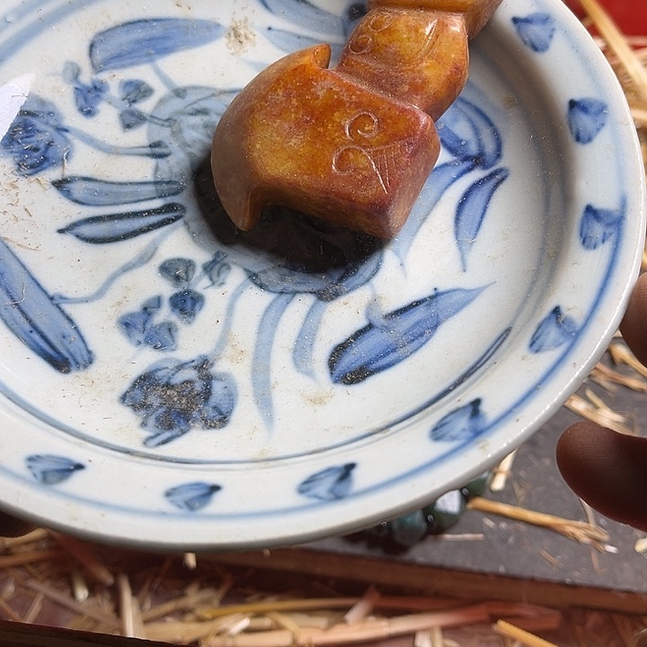摆件瓷器吃去吃出气瓷器磁盘