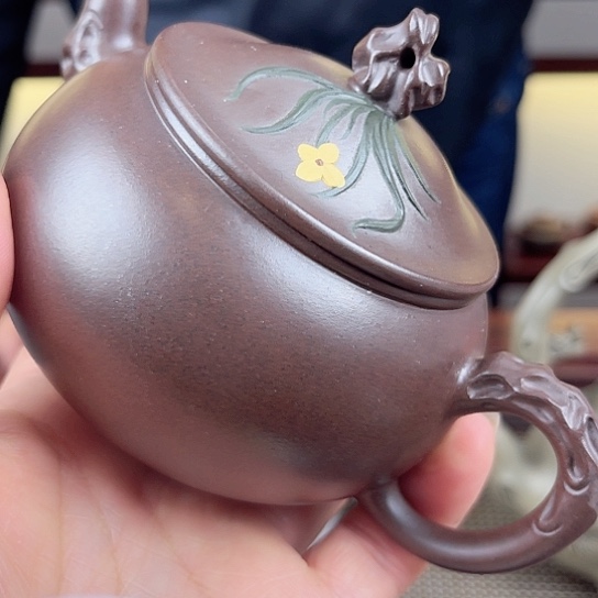 紫砂茶壶今天的天气好