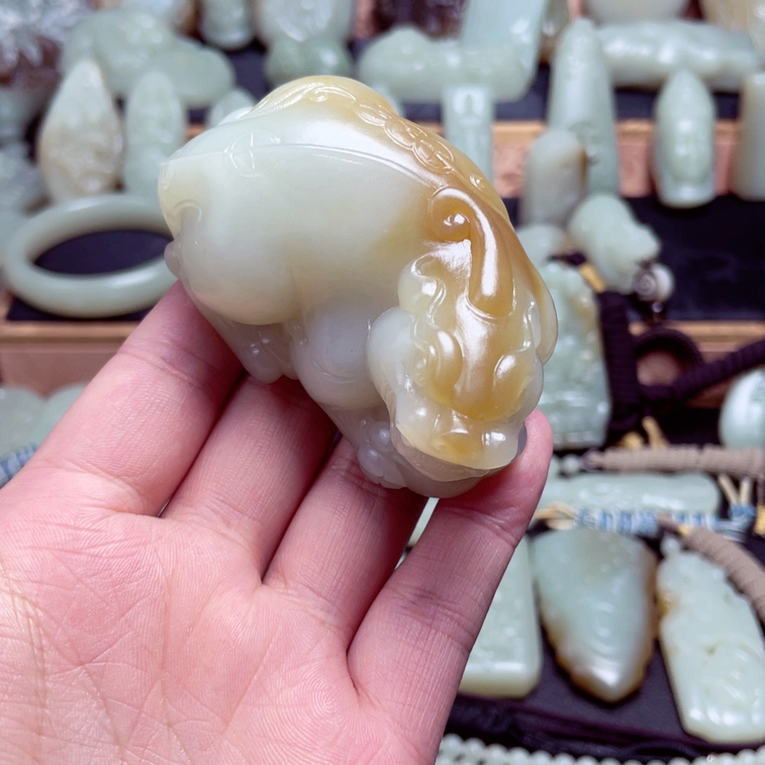 和田玉颈饰未镶嵌