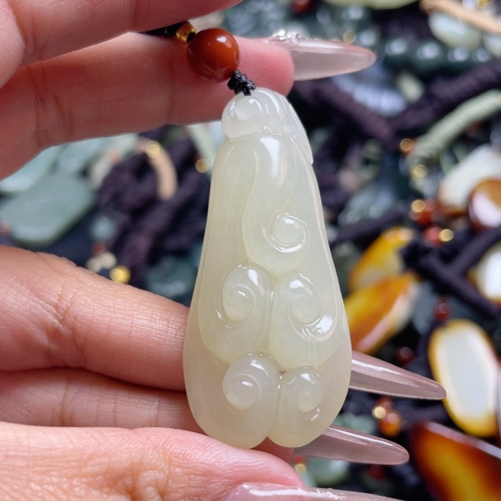 和田玉颈饰未镶嵌