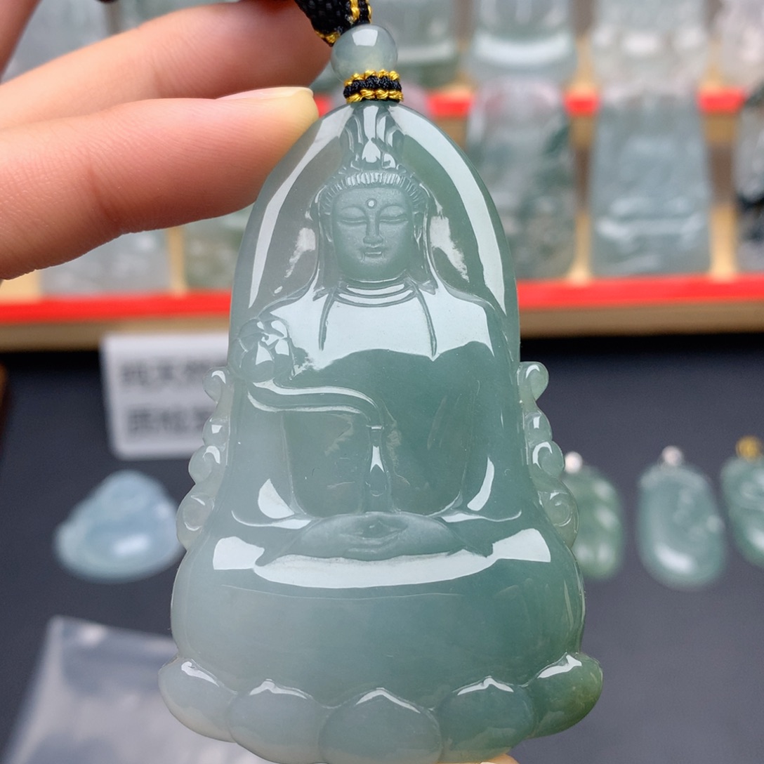 翡翠未镶嵌颈饰素衣