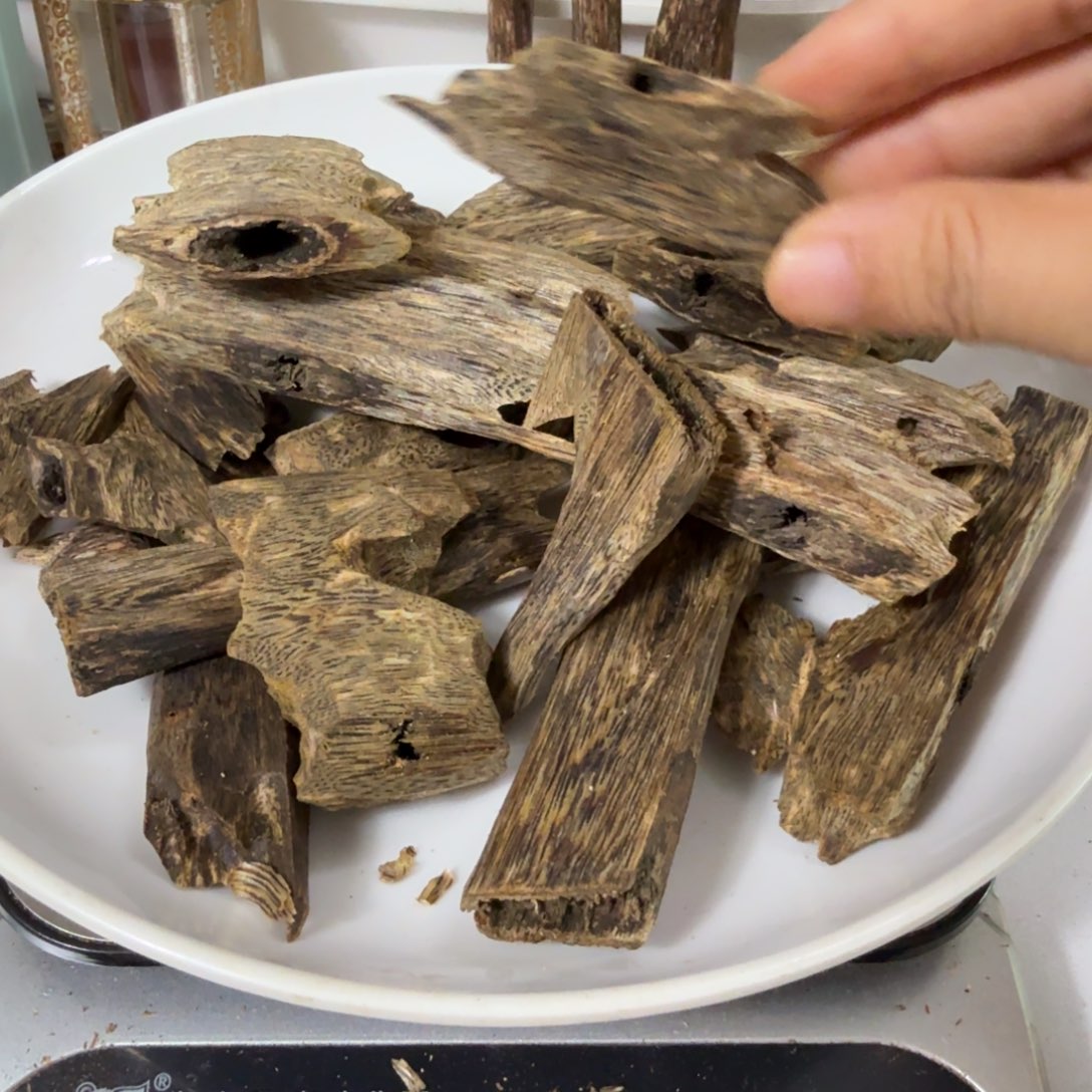 沉香沉香碎屑白露大叶139克