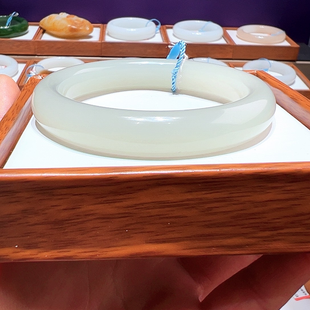 和田玉手镯未镶嵌59 60