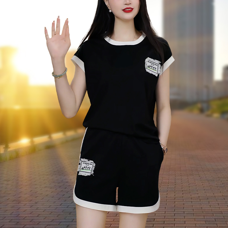 夏季休闲运动套装女2025年新款时尚显瘦撞色短袖T恤五分裤两件套