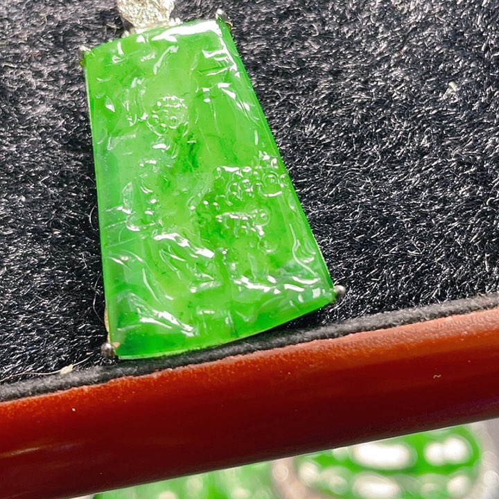 翡翠颈饰未镶嵌36，