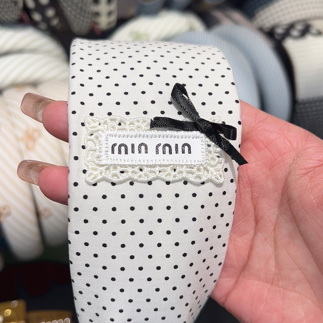 布艺铁合金黑白波点