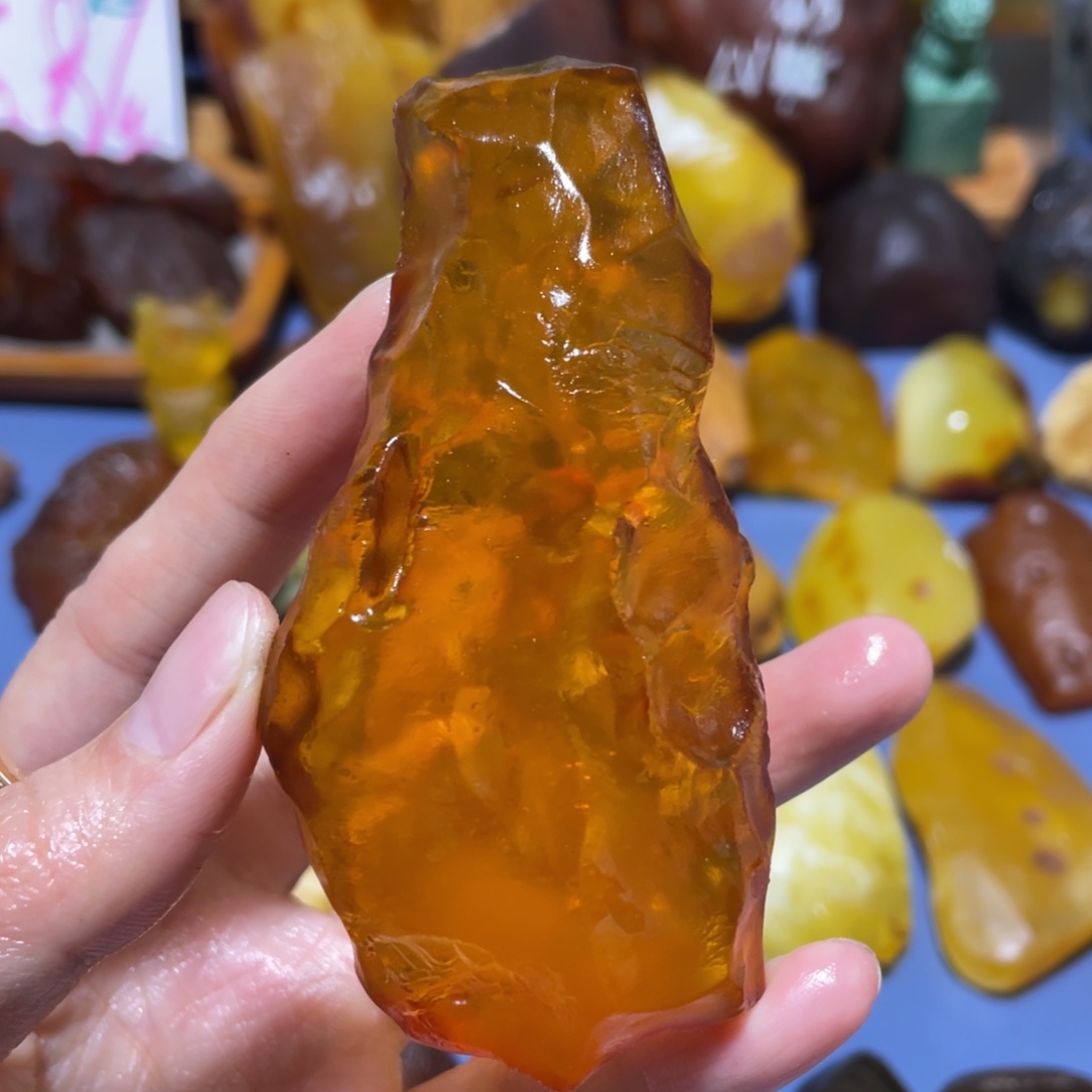 定制琥珀未镶嵌原石