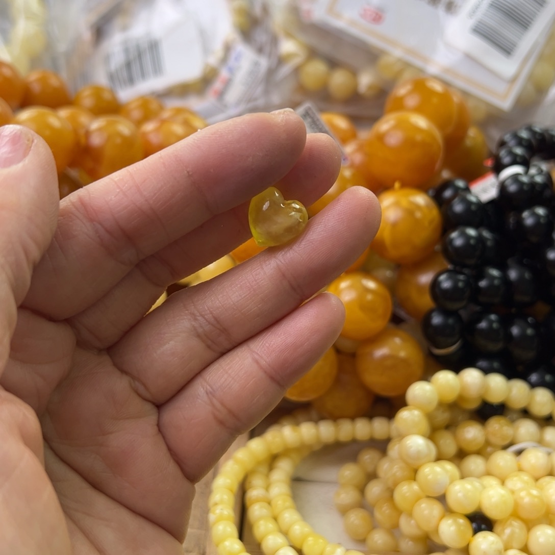 琥珀珠宝奇石未镶嵌