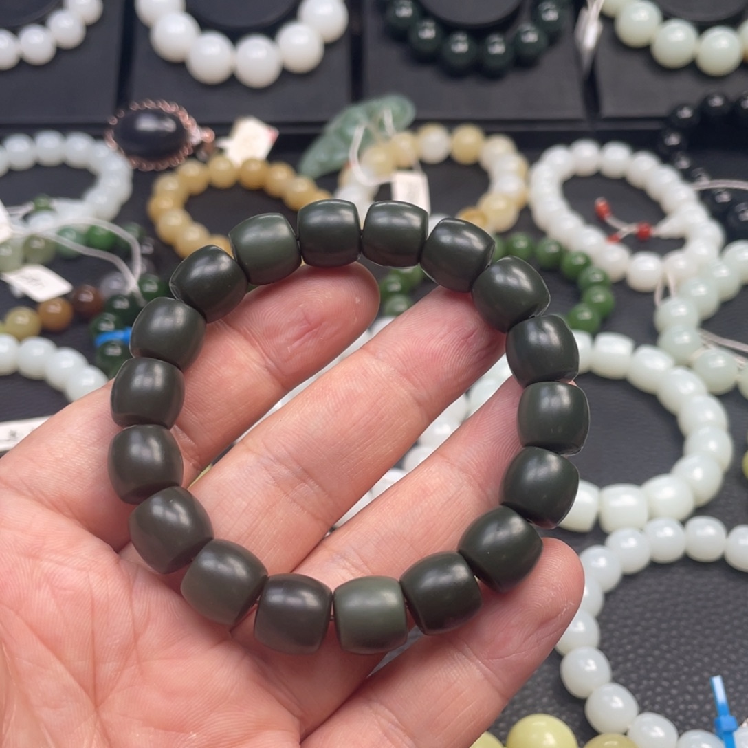 和田玉未镶嵌手链