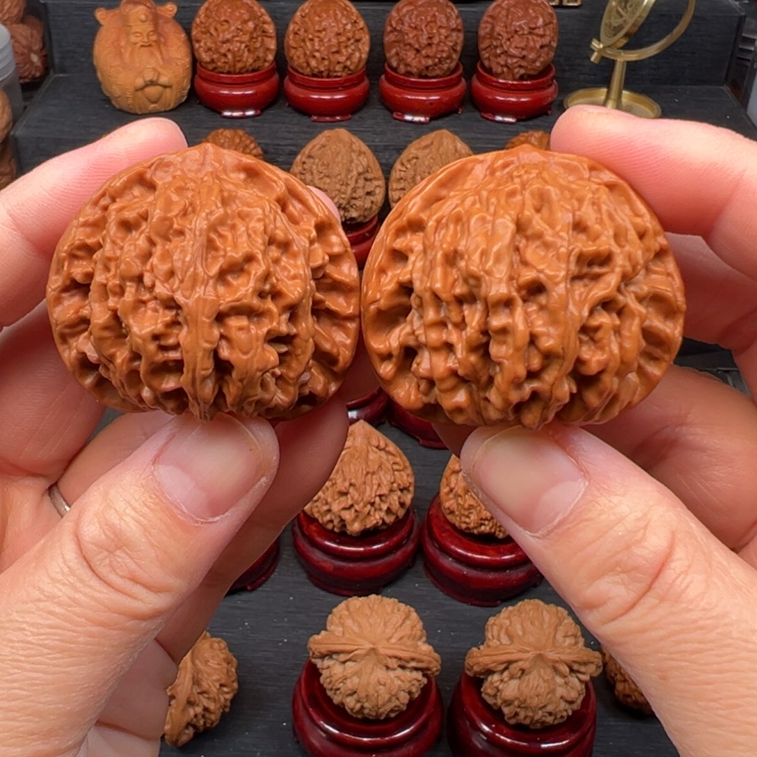 文玩核桃吊坠43京八对