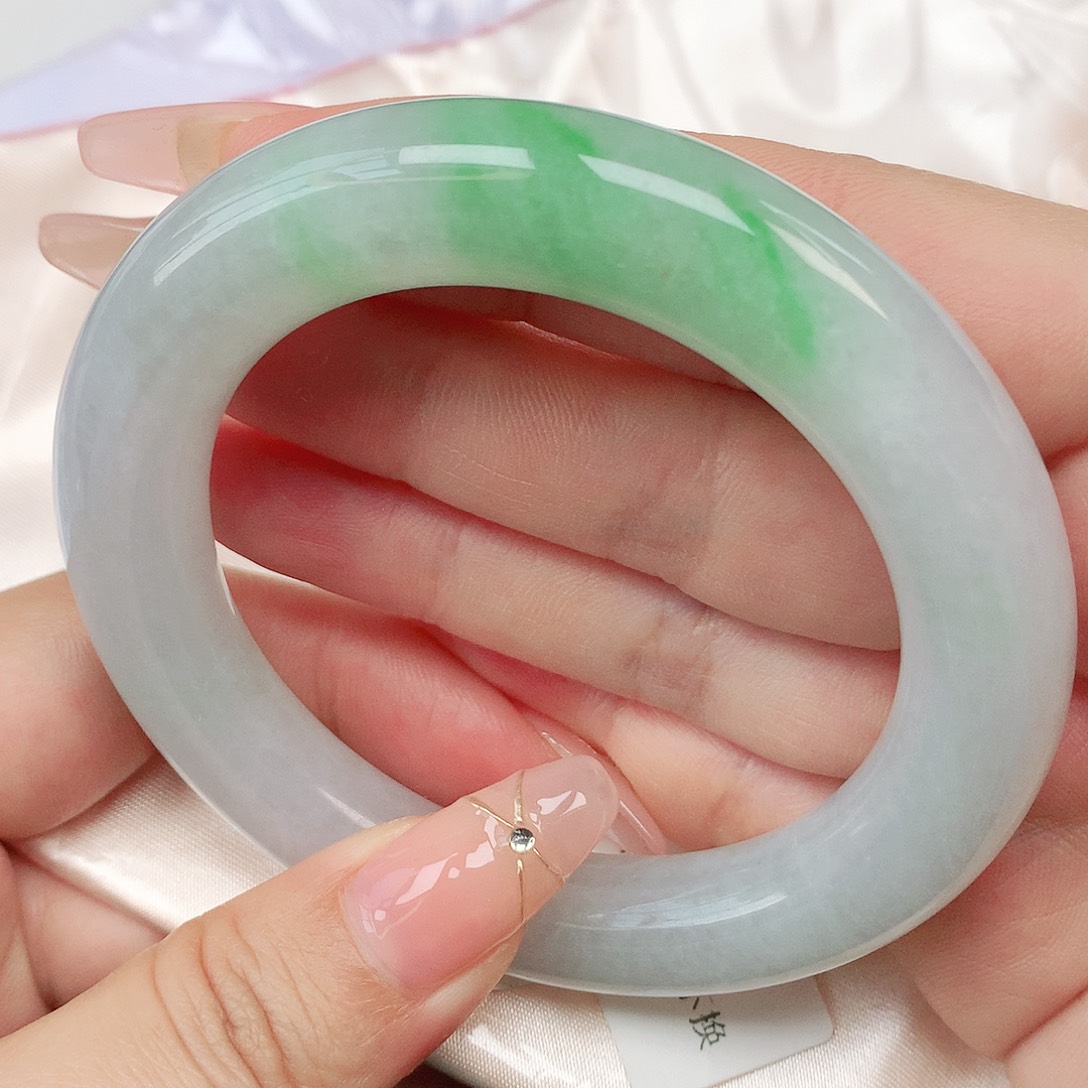 翡翠手镯未镶嵌抖音800