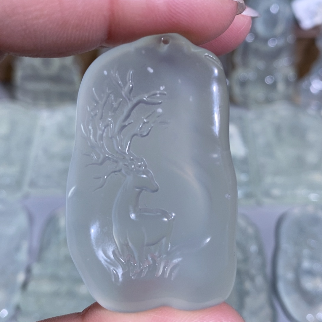 未镶嵌岫玉颈饰吊坠