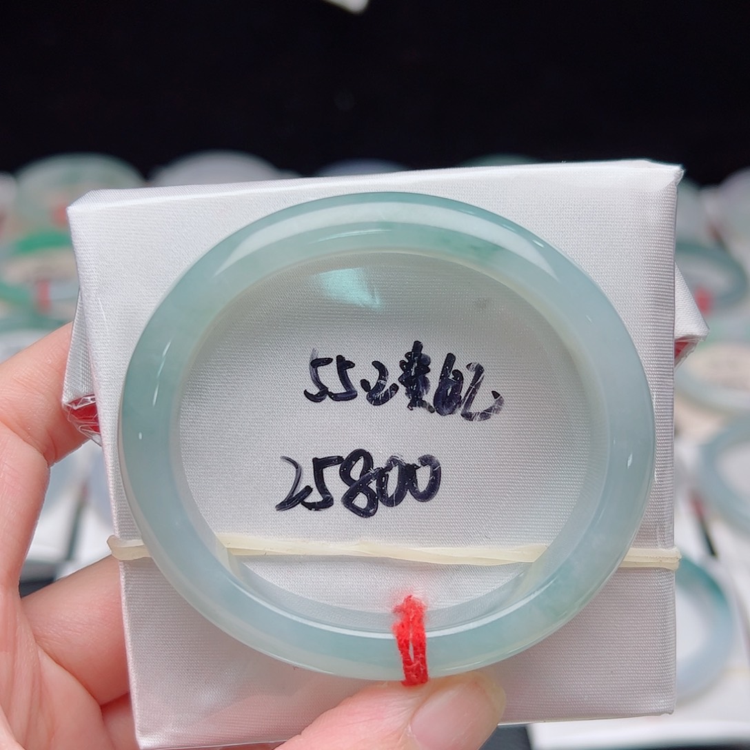 未镶嵌手镯（贵妃镯）翡翠