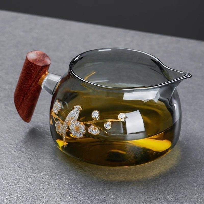 烟灰色喜上眉梢高硼硅玻璃木把手公道杯