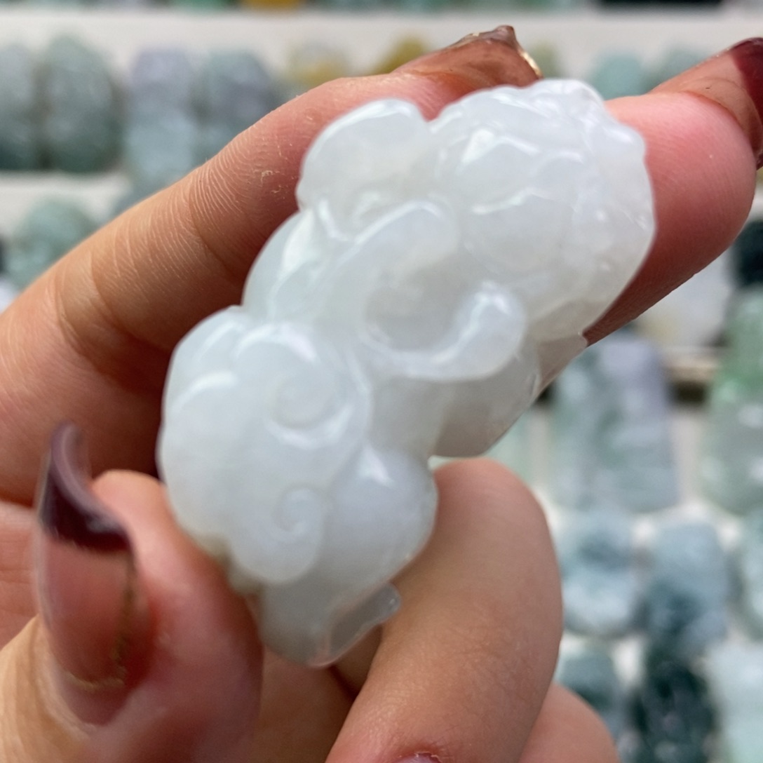 翡翠吊坠(赠链)未镶嵌