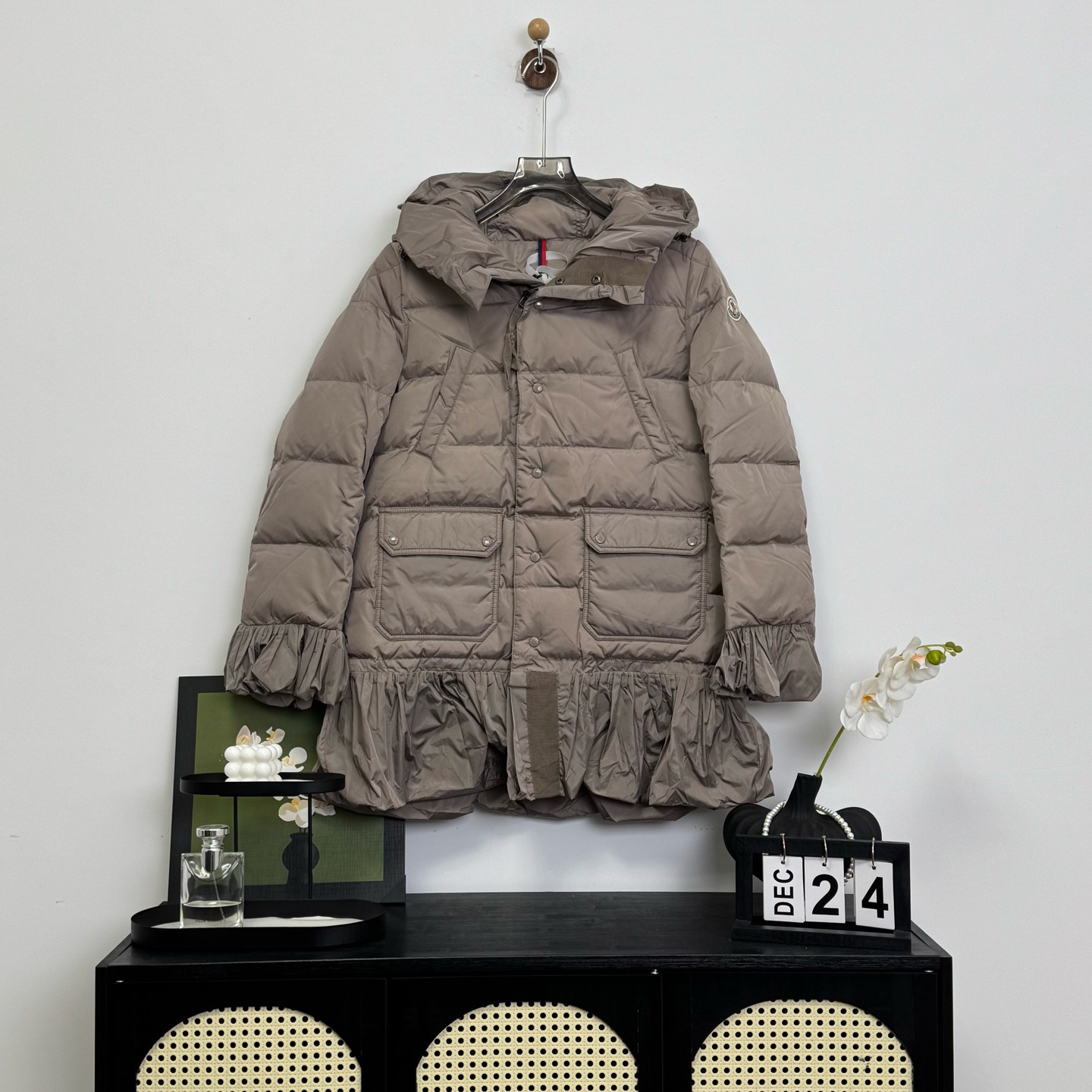 99新 MONCLER 裙边徽标logo羽绒服 1码 