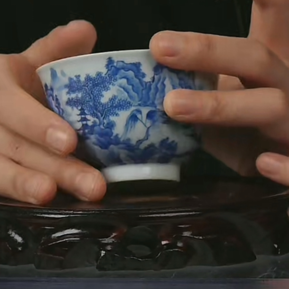 M青花山水通景纹杯