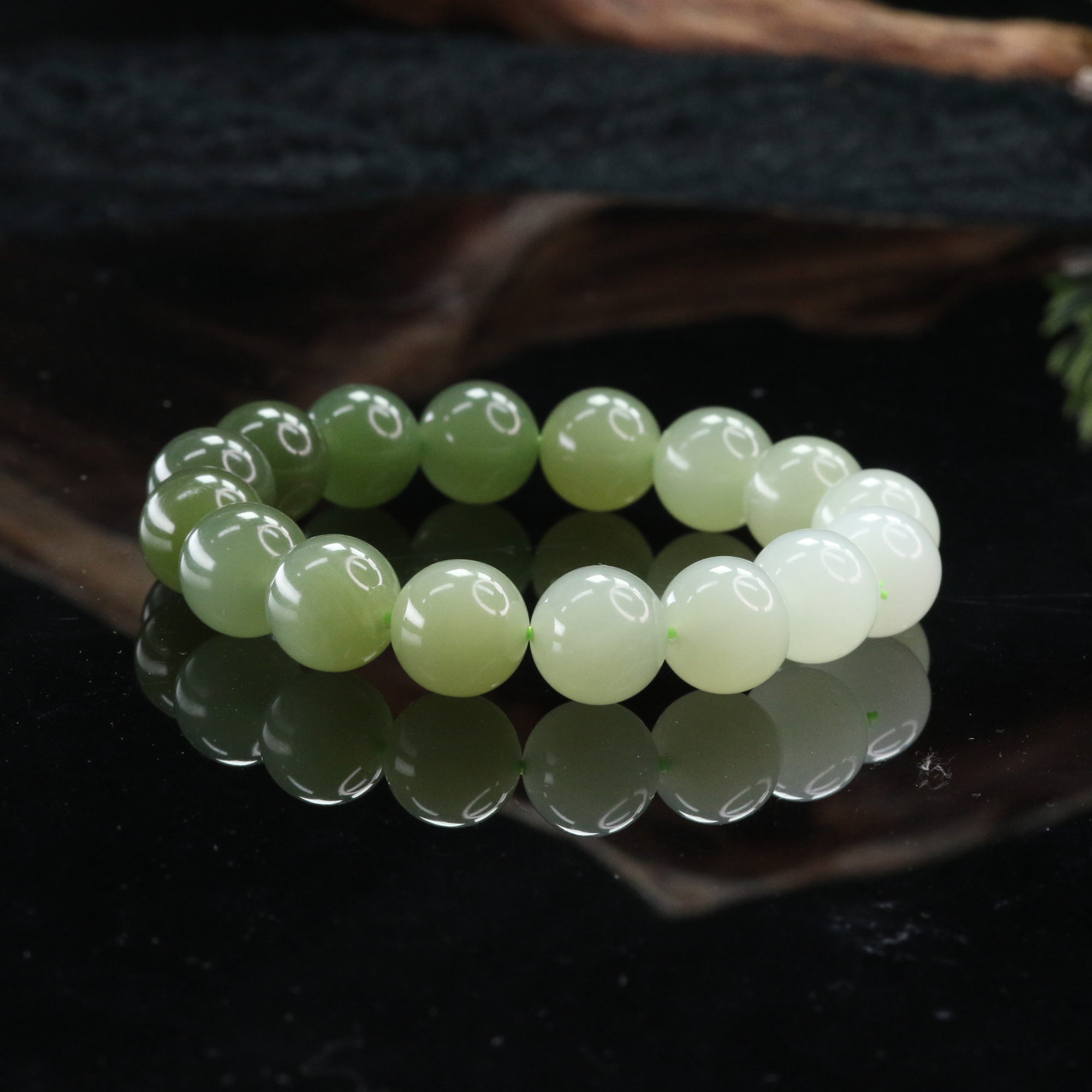 49和田玉渐变手串/400205上海嘉禾拍卖