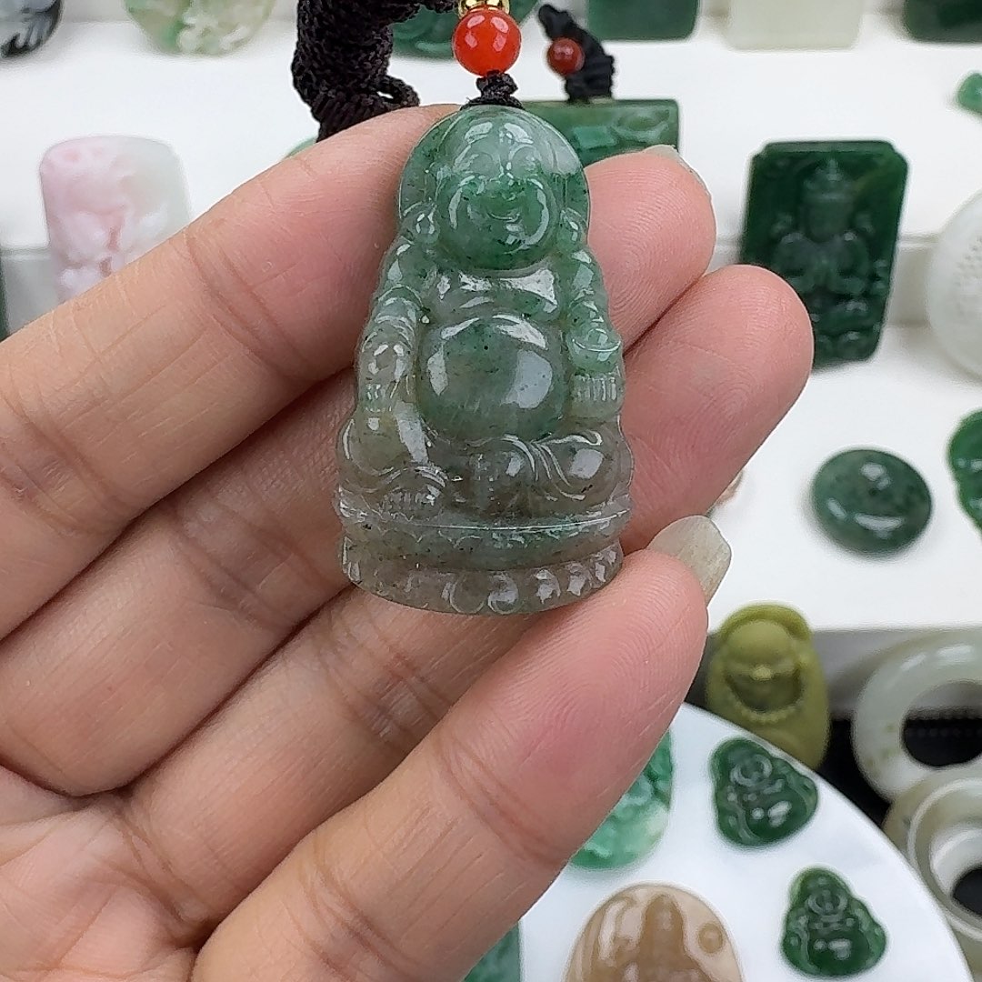 独山玉未镶嵌颈饰