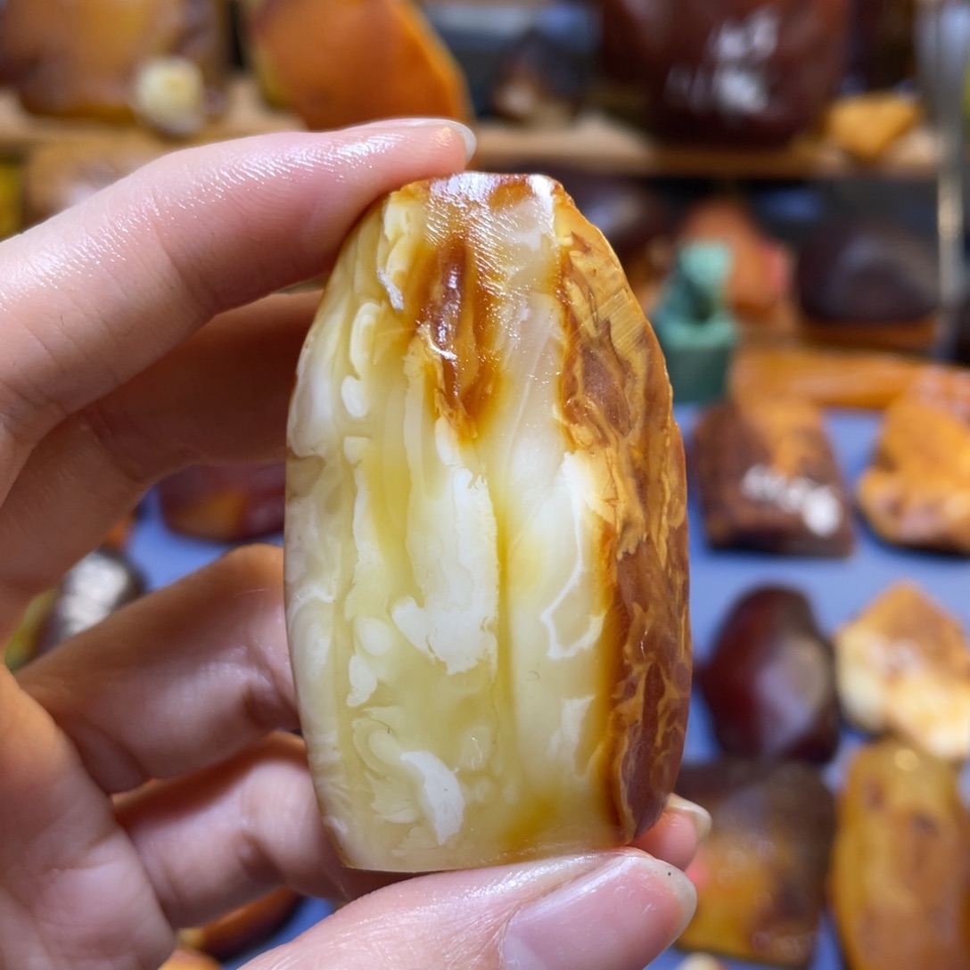 定制琥珀未镶嵌原石