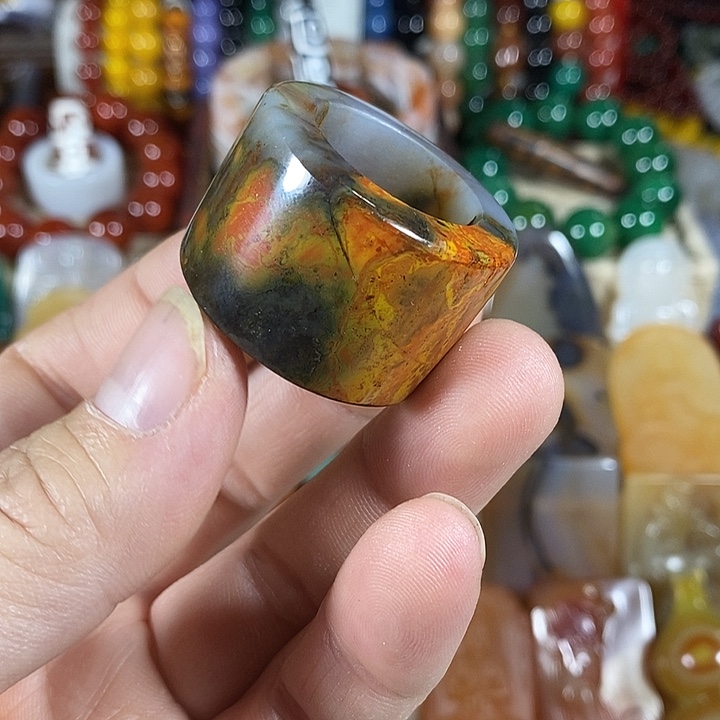 玉***姑玛瑙/玉髓未镶嵌戒指