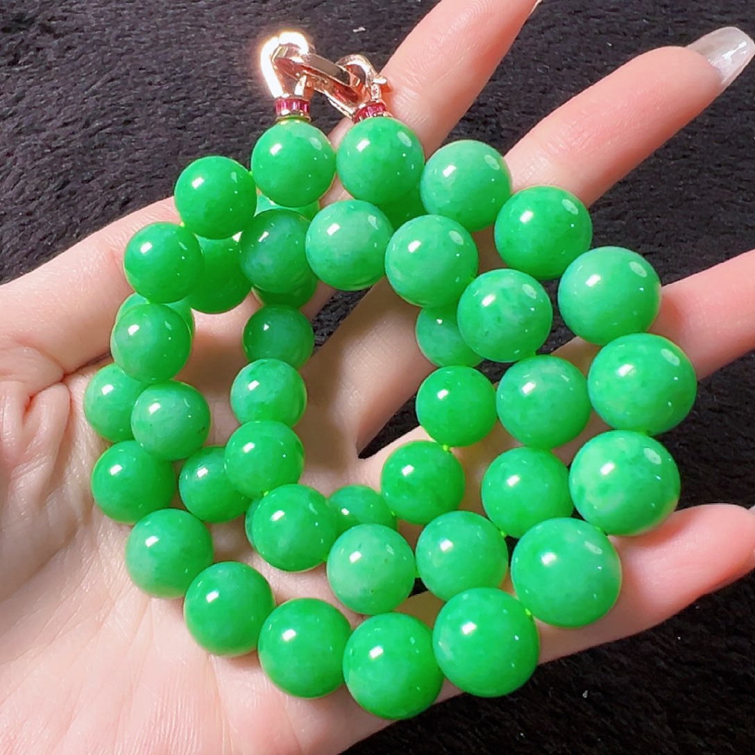 翡翠未镶嵌颈饰签收后24小时鉴赏期，过时不退