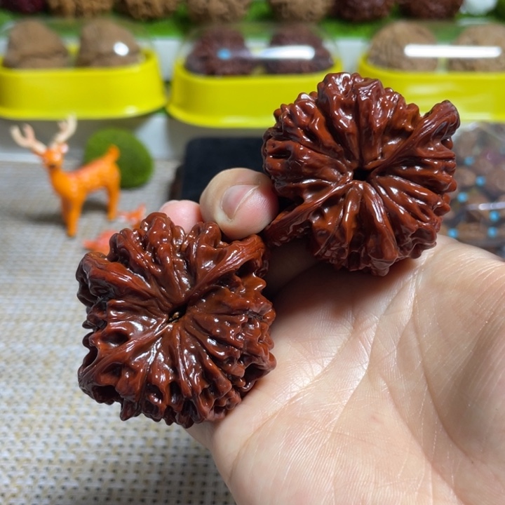 1***3把件桃核50官帽。  