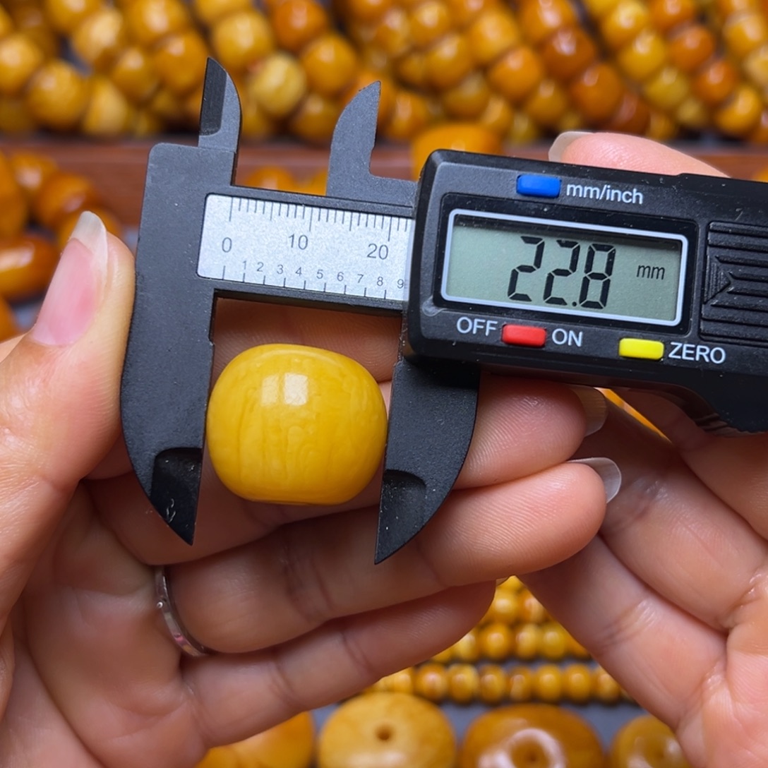 蜜蜡未镶嵌吊坠(不含链)