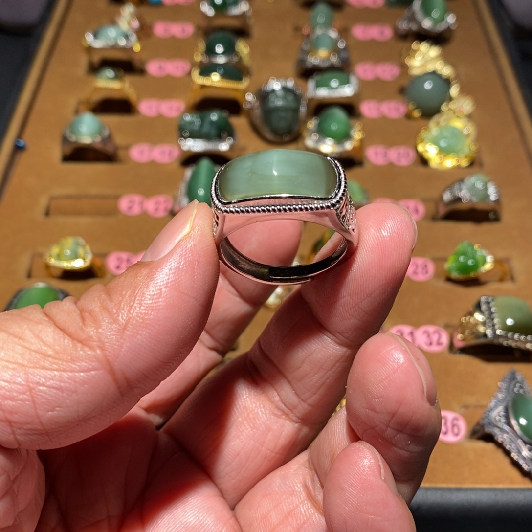 和田玉未镶嵌戒指