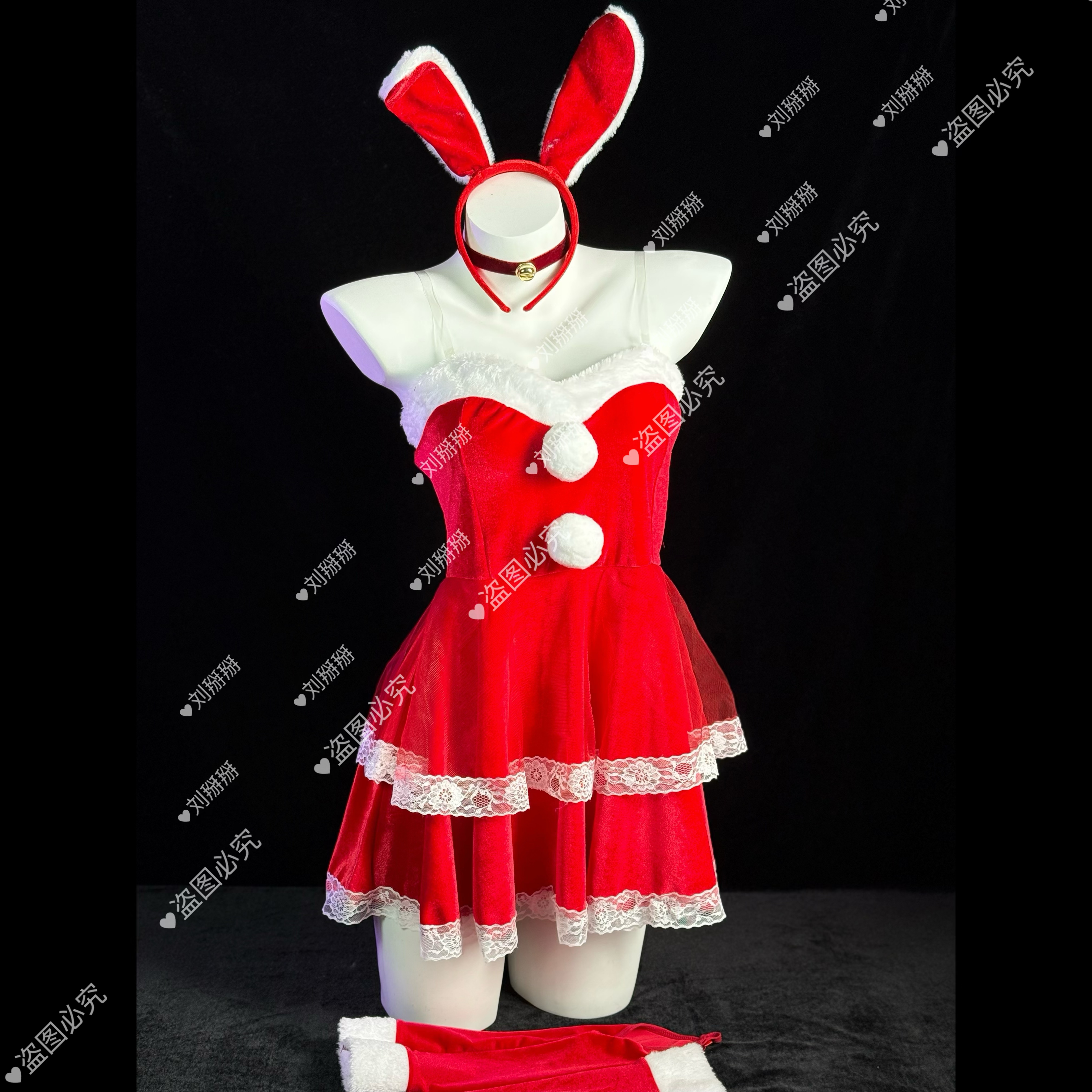 刘掰掰圣诞性感动漫萝莉日系气质红色复古法式收腰设计感兔兔装
