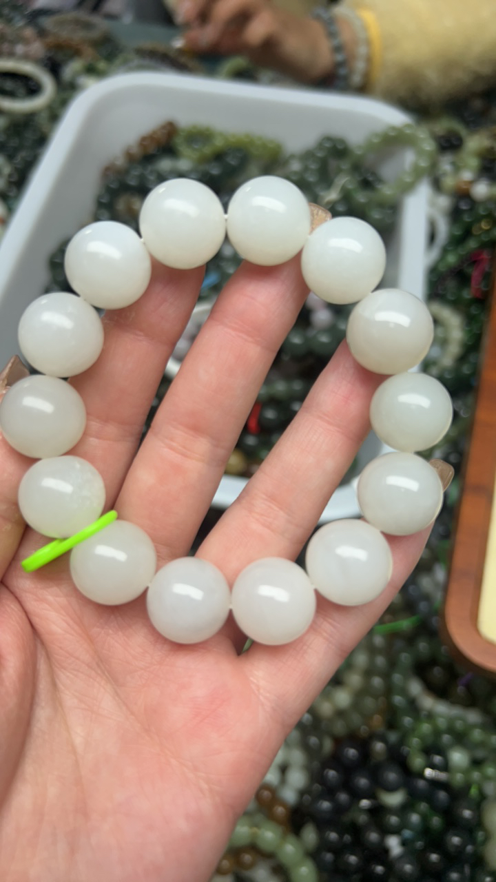 和田玉未镶嵌时尚