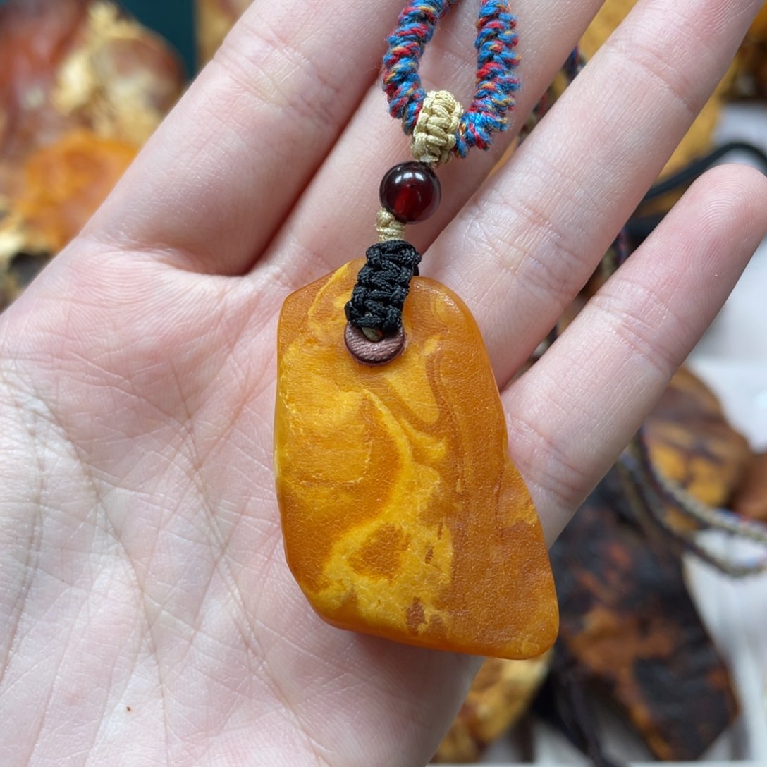 琥珀珠宝奇石未镶嵌