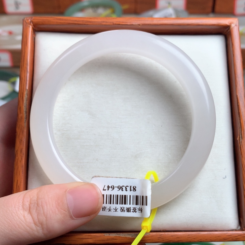 【闪购商品】和田玉手镯未镶嵌61