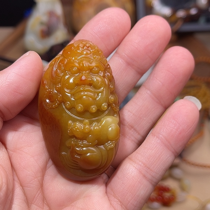 L***B和田玉未镶嵌颈饰