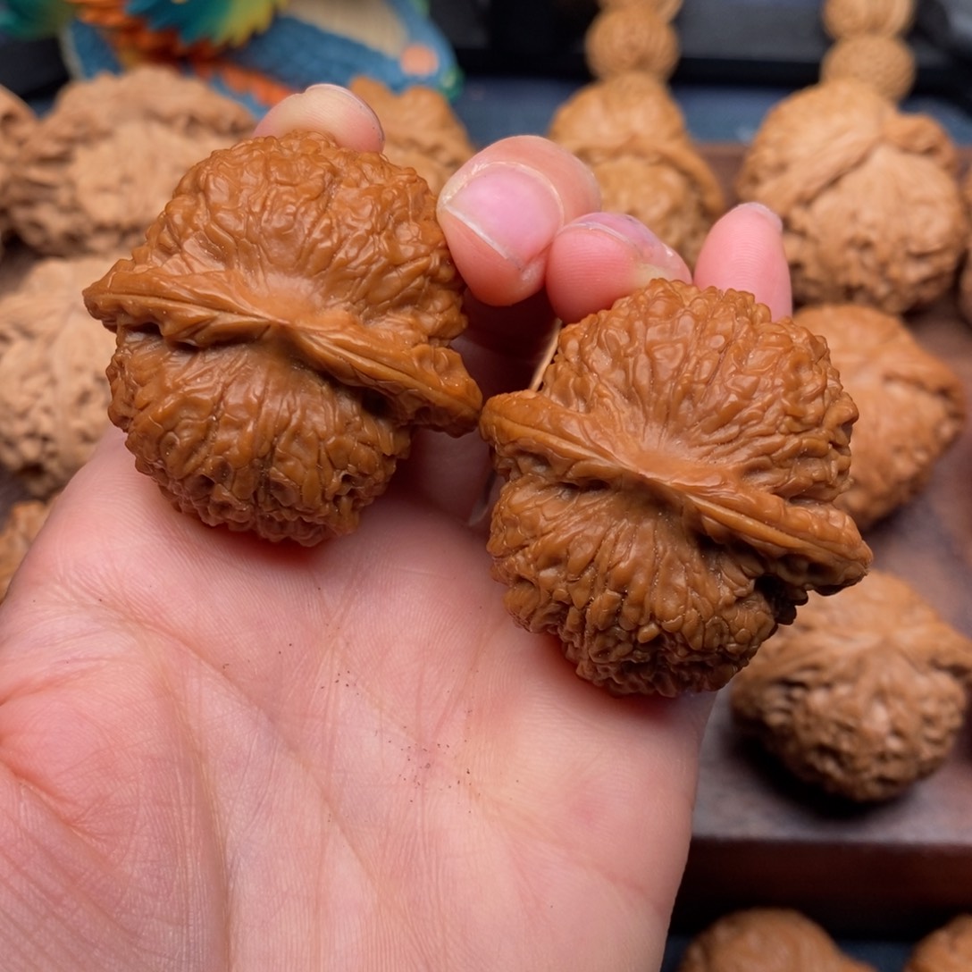 文玩核桃把件喆*40全品精配血麒麟