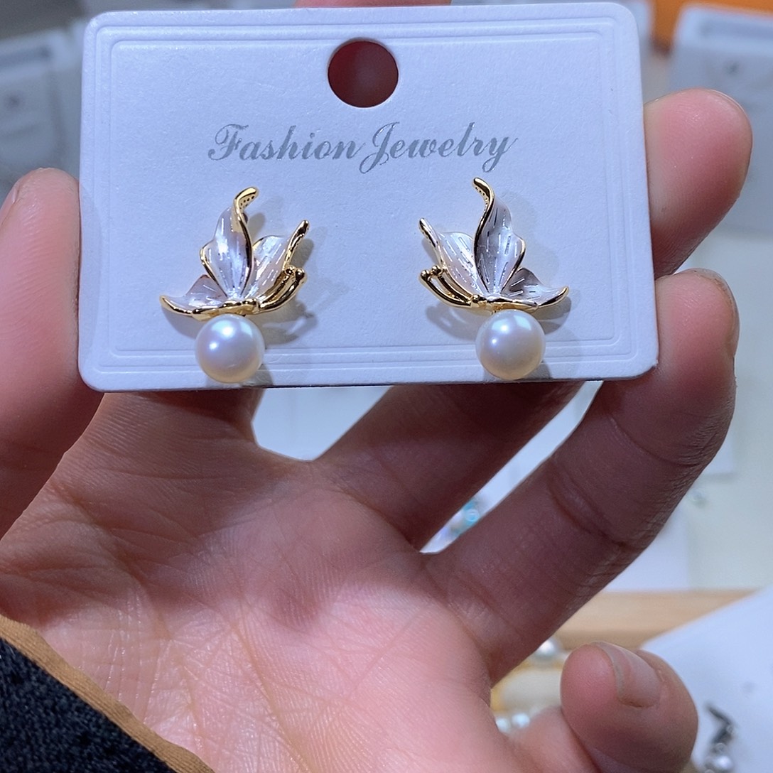 淡水珍珠未镶嵌耳饰