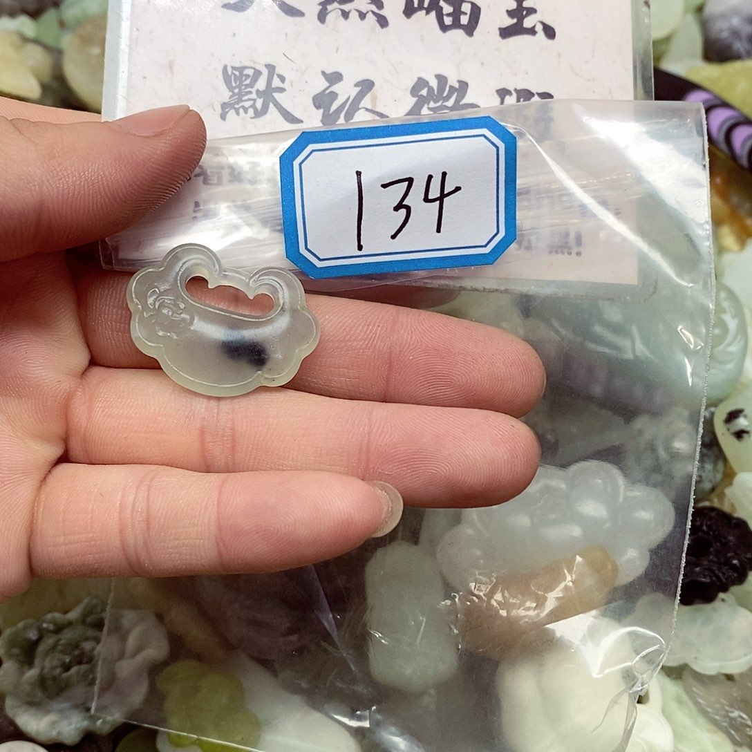 蛇纹石玉未镶嵌颈饰134