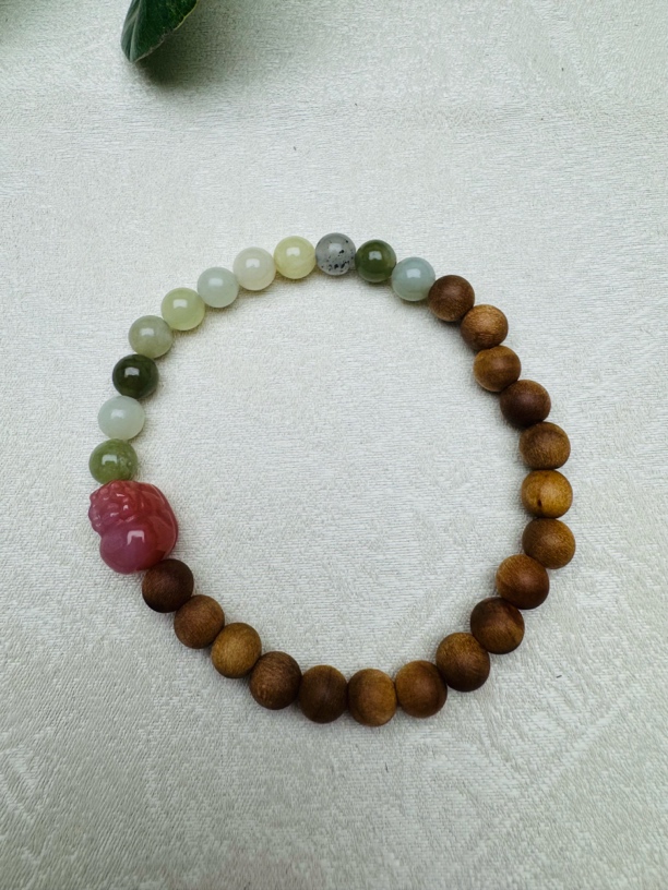 和田玉正品多宝 搭配貔貅与自带香木头珠多拼设计款手链