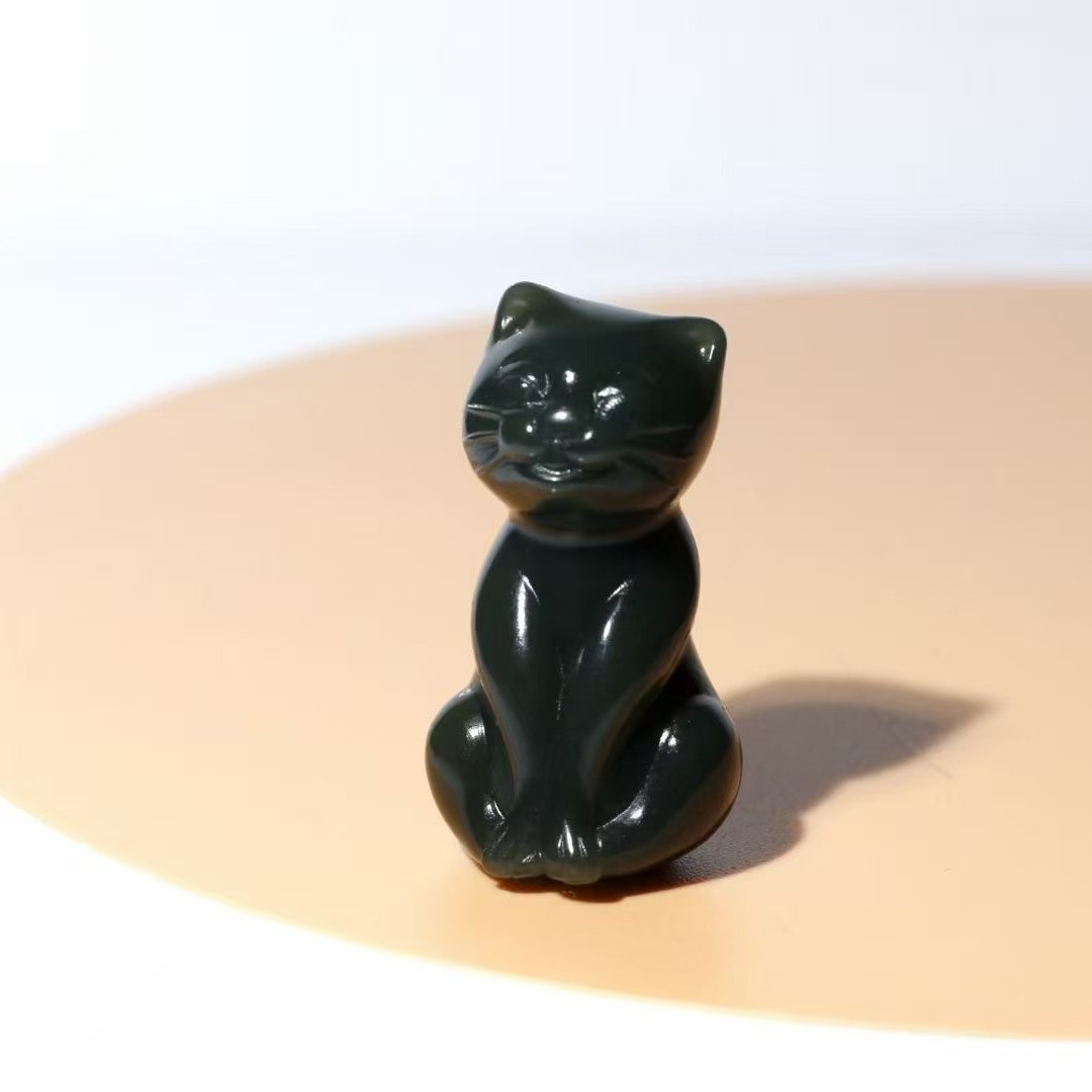 朱阿多猫咪，墨青中的羊脂玉，灯下无结构油润细腻9.7克，30*16.5*15