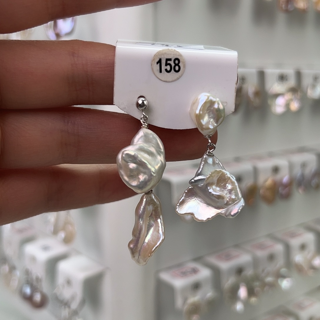 非金属巴洛克花瓣耳饰 