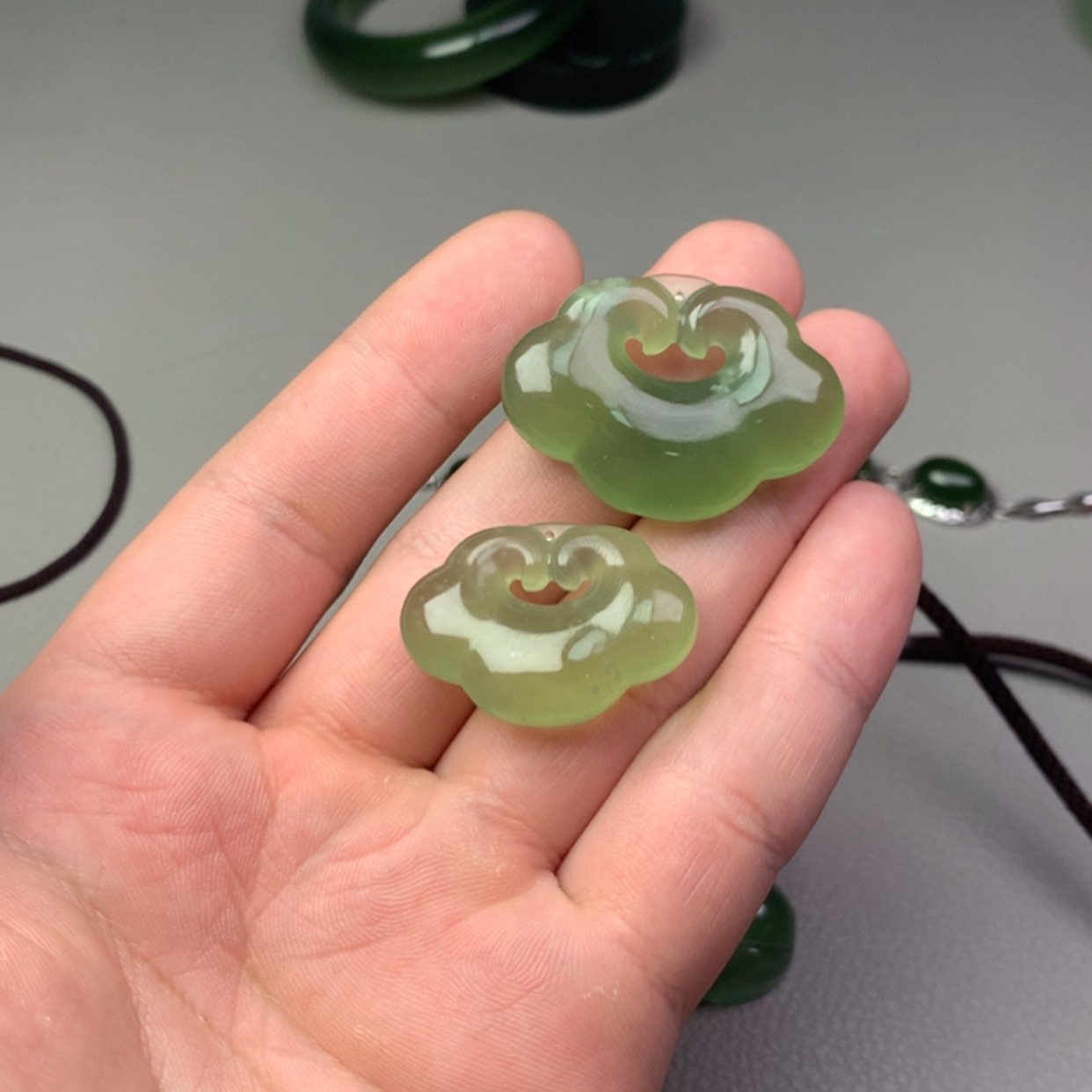 【闪购商品】未镶嵌蛇纹石玉岫玉