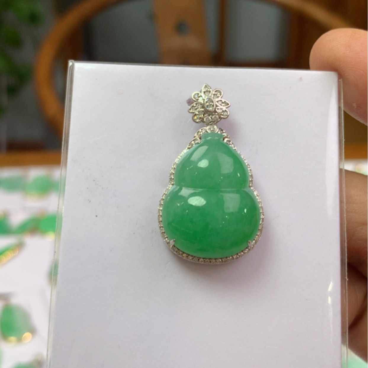 【闪购商品】翡翠颈饰18K金镶嵌翡翠
