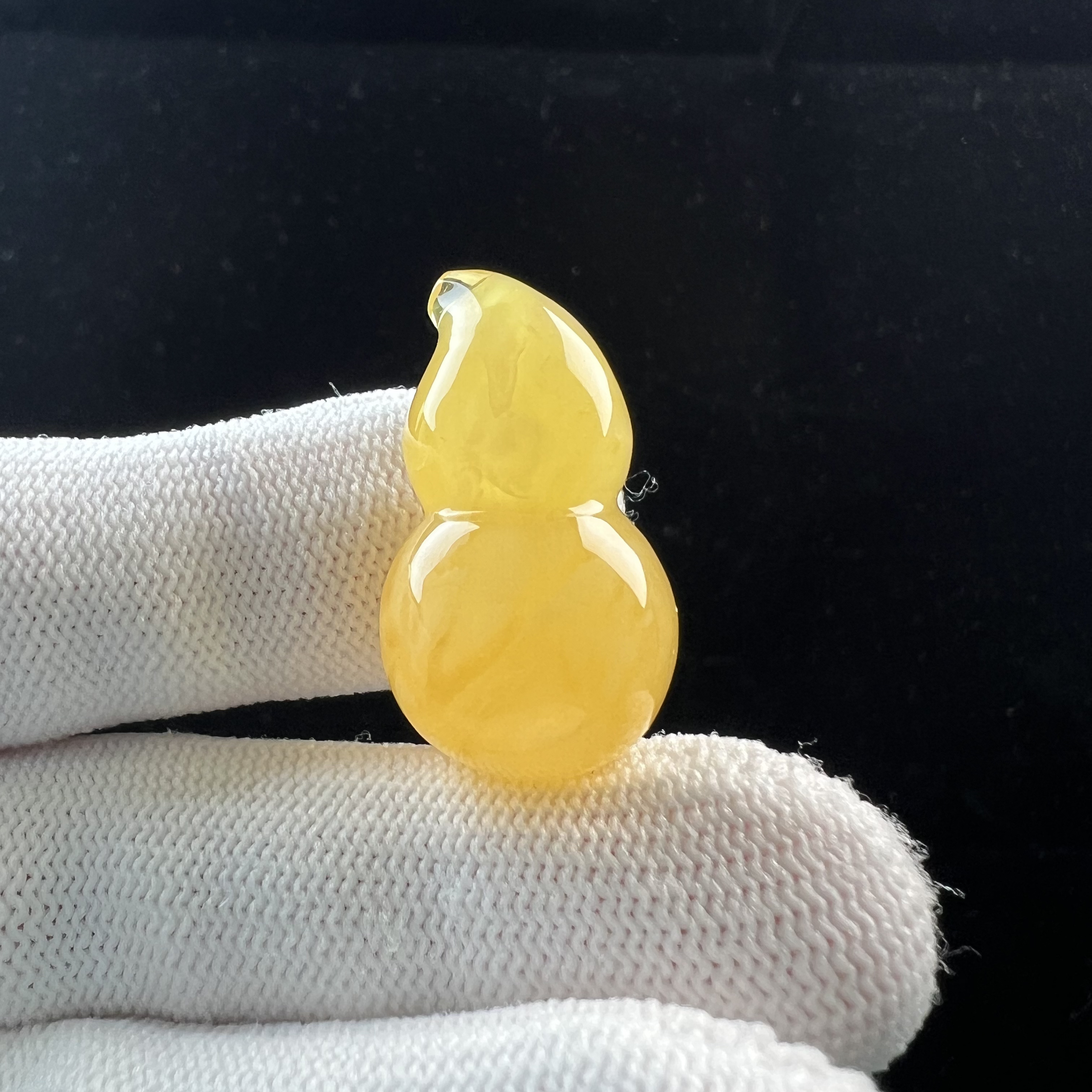 Y3249天然原矿蜜蜡鸡油黄葫芦15.6x28mm抖音基地质检发货