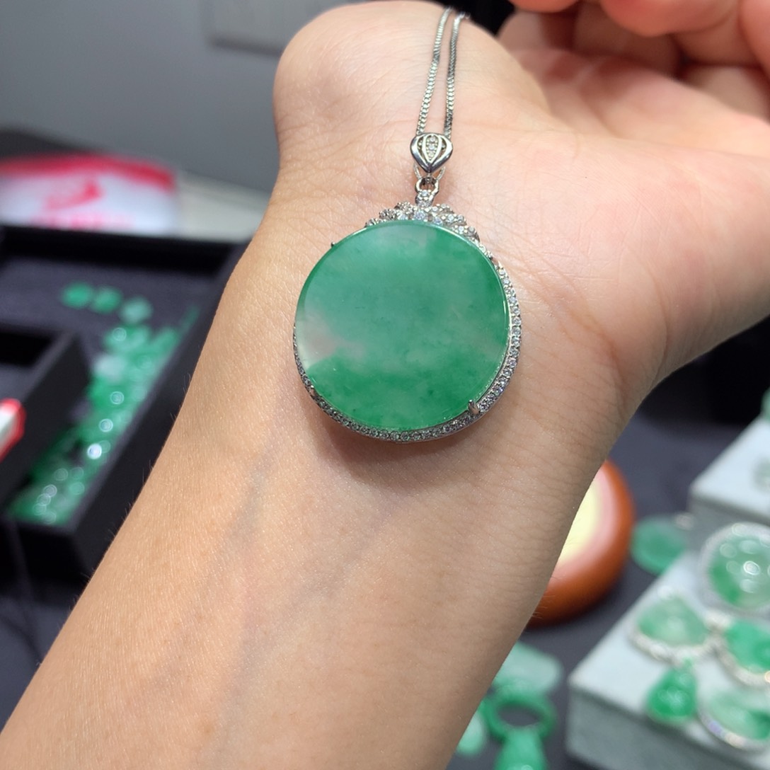 石英质玉（非洲翠）银S925镶嵌颈饰