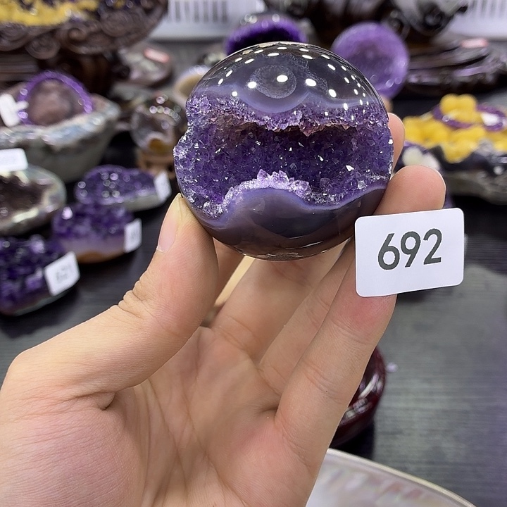 未镶嵌水晶大型摆件（非配饰）