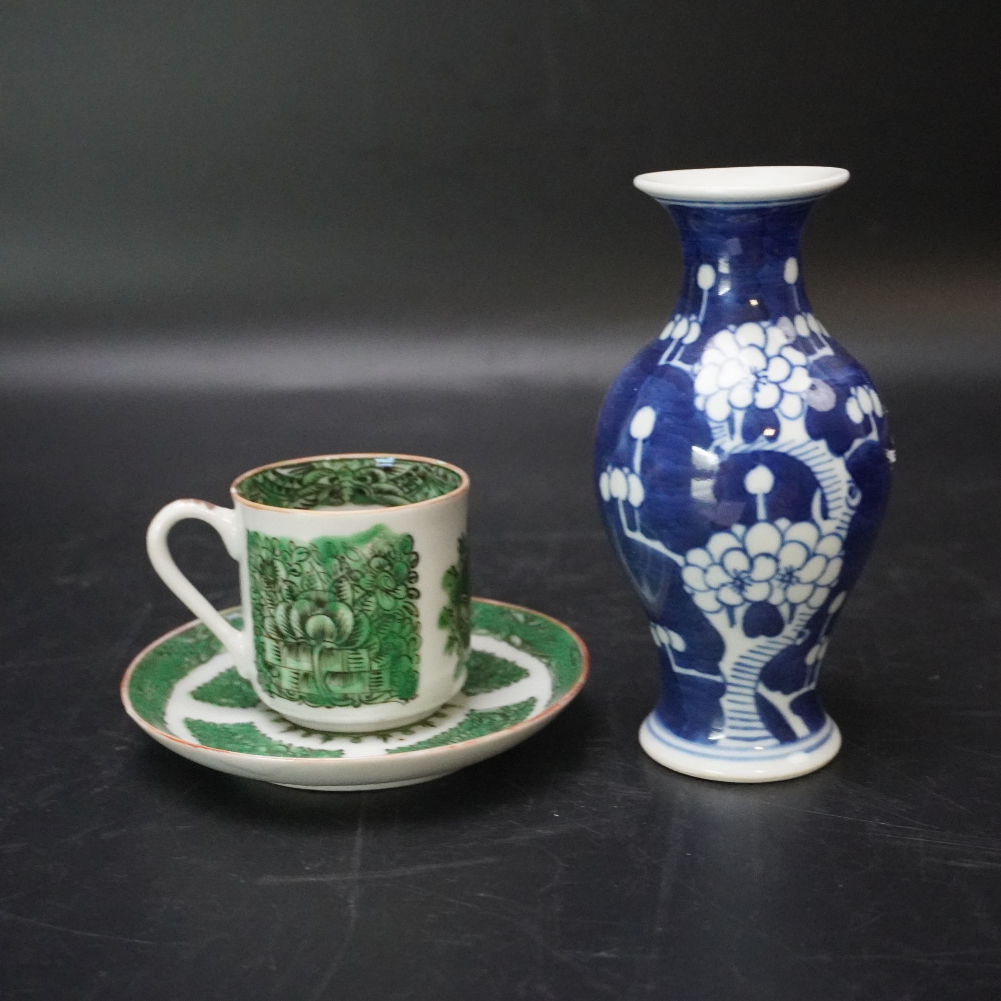 Lot25120527民国广绿彩花卉纹杯碟+创汇冰梅瓶